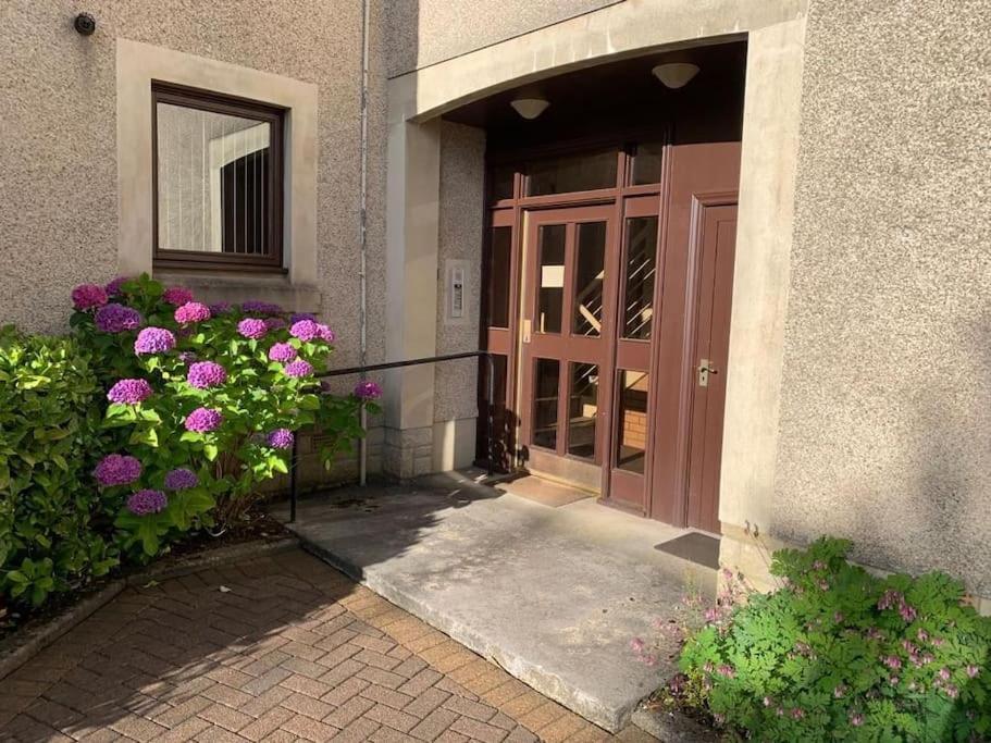 Teith Court Apartment With Private Parking. Стърлинг Екстериор снимка