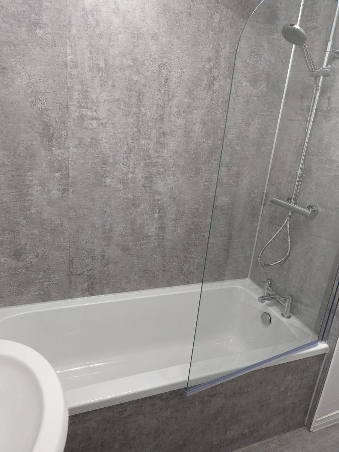 Teith Court Apartment With Private Parking. Стърлинг Екстериор снимка