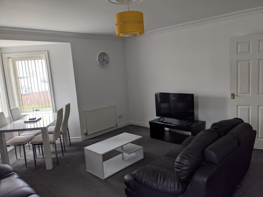 Teith Court Apartment With Private Parking. Стърлинг Екстериор снимка