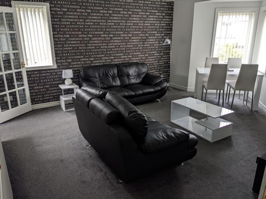 Teith Court Apartment With Private Parking. Стърлинг Екстериор снимка
